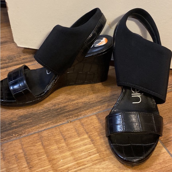 New size seven Calvin Klein Black heels - Picture 1 of 2